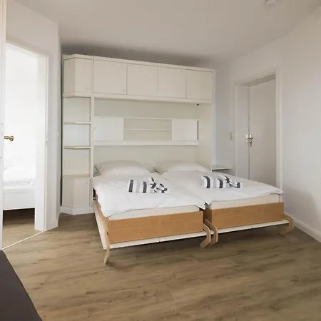 Hues Auert Tharep, 2 * Hörnum