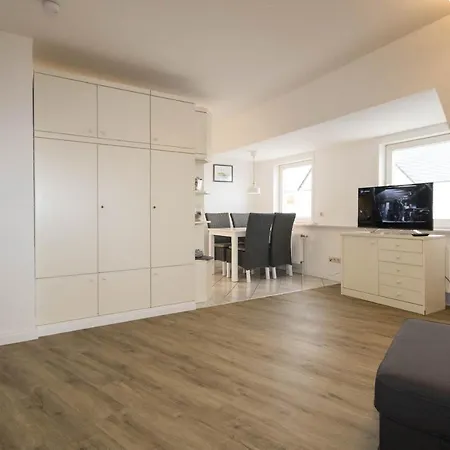 Hues Auert Tharep, 2 Apartamento