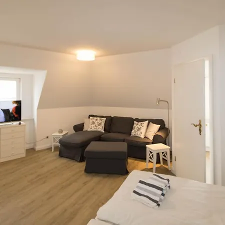 Hues Auert Tharep, 2 Apartamento *