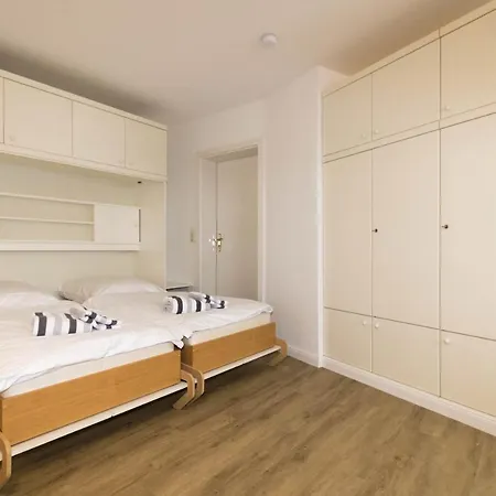 Hues Auert Tharep, 2 * Hörnum