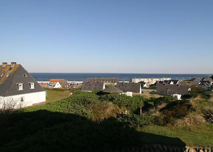 Hues Auert Tharep, 2 *